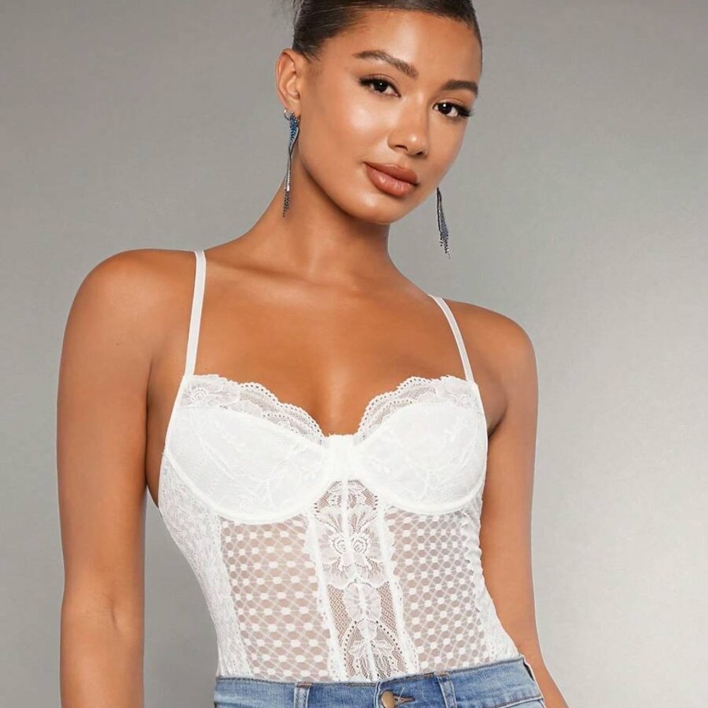 New SHEIN BAE XS White Lace Bustier Cami Bodysuit - Women's Chic Elegant Top